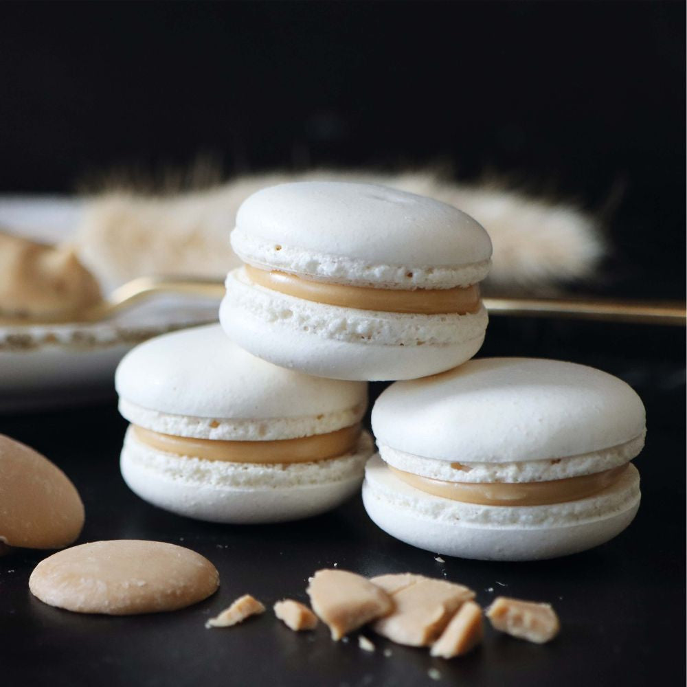 Préparation coques macarons natures