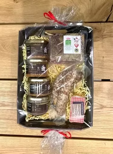 Panier gourmand 4 terrines, 3 saucissons et 1 Jambon
